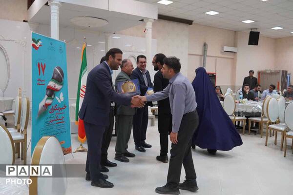 تجلیل از خبرنگاران و فعالان رسانه‌ای بجنورد به مناسبت روز خبرنگار