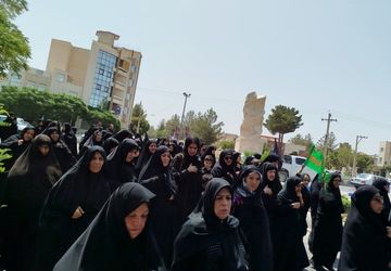 پیاده‌روی جاماندگان اربعین در نیم‌ور، صحنه‌ای از شور و عشق حسینی