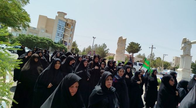 پیاده‌روی جاماندگان اربعین در نیم‌ور، صحنه‌ای از شور و عشق حسینی