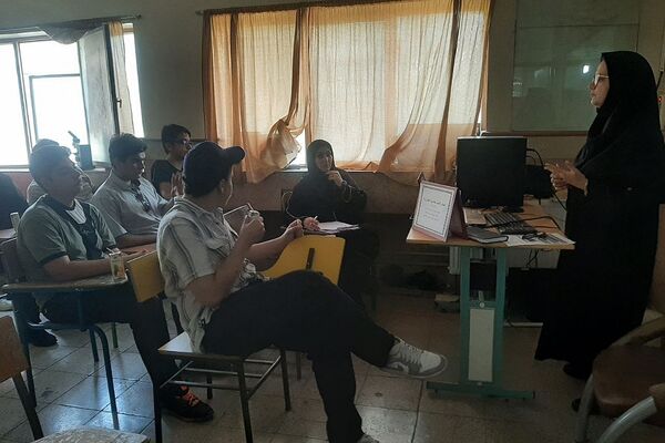  فعالیت پایگاه انتخاب رشته کنکور 1403 با حضور مشاوران برتر در شهرستان ورامین