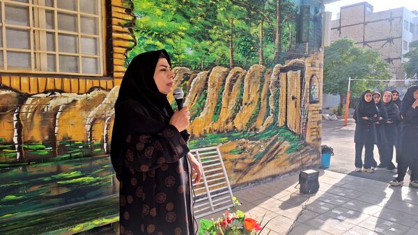 اولین مراسم صبحگاهی در دبیرستان فیاض کاشمر