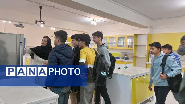 کارگاه آشنایی با تجهیزات آزمایشگاه کشت سلول و تکنیک‌های آسپتیک