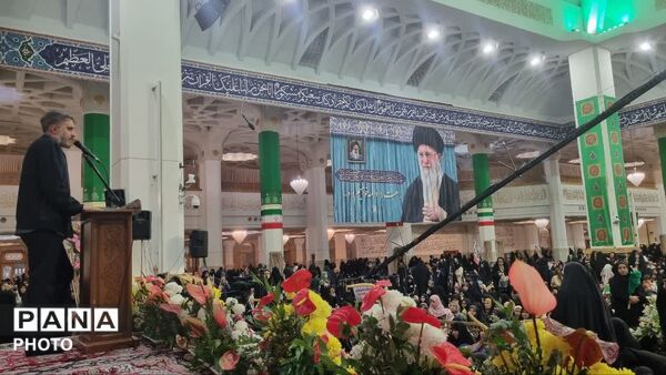 همایش دختران ایران در حرم بانوی کرامت