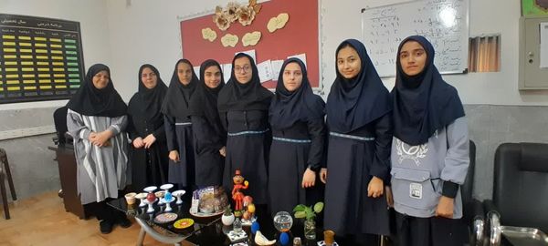 حال و هوای عید نوروز در دبیرستان دخترانه معلم