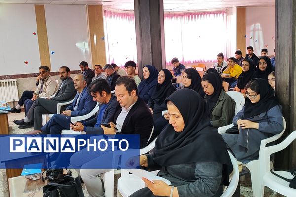 تقدیر از نفرات برتر جشنواره نوجوان سالم در شهرستان قروه