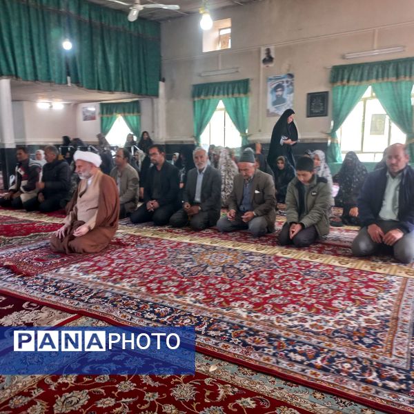 اقامه باشکوه نماز عید سعید فطر در روستای گزکوه 