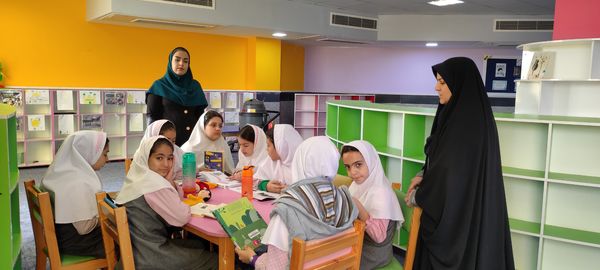 بازدید دانش آموزان دبستان محجبه از کتابخانه اندیشه شیروان