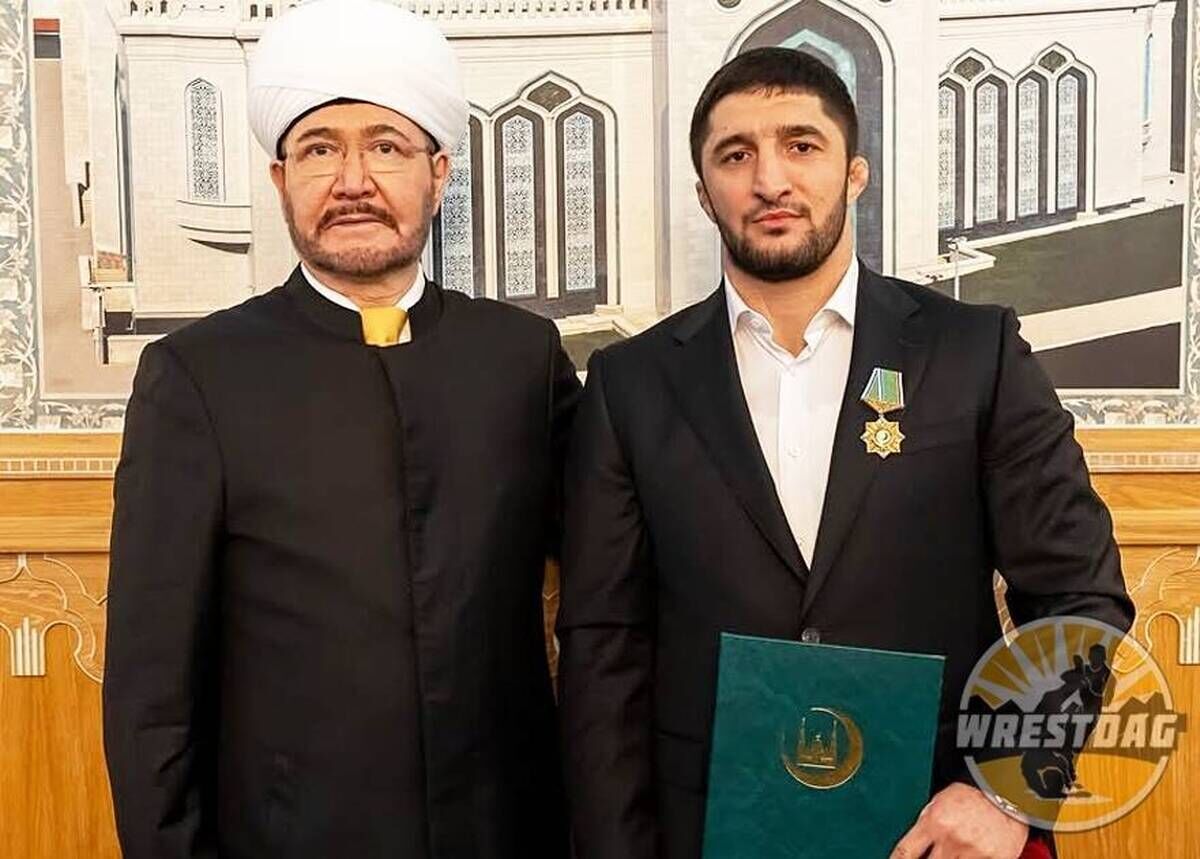 عالی‌ترین نشان مسلمانان روسیه برسینه «تانک قلمرو مردان یخی» 