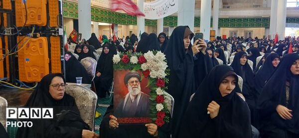 آیین بزرگداشت رهبر شهید انقلاب اسلامی در مصلای خاتم‌الانبیا(ص) زنجان 