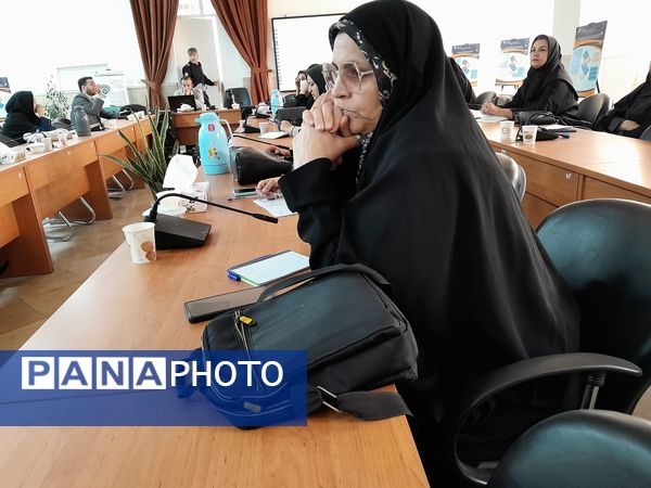 دوره تربیت معلم اقدام پژوهی در سطح نواحی مشهد