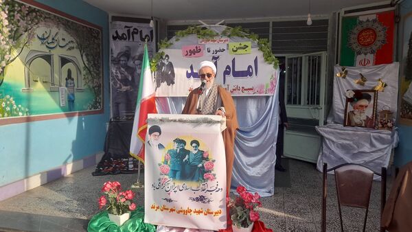 نواخته شدن زنگ انقلاب در مدارس شهرستان مرند