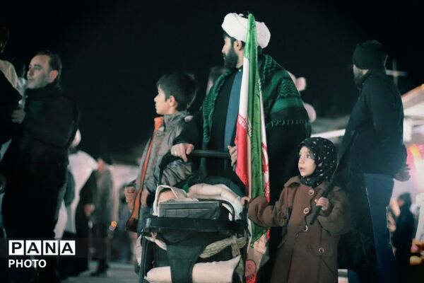 تجدید عهد با خون شهدا؛ «کفن‌پوشان» همدان شبانه بر آرمان‌های انقلاب ایستادند