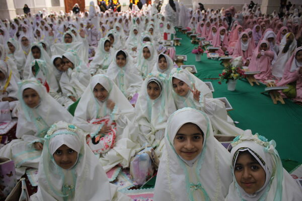 جشن تکلیف ۵۰۰۰ دانش‌آموز دختر بندرعباسی 