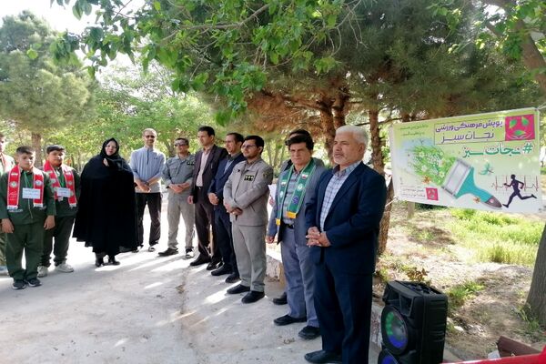 حضور دانش‌آموزان پیشتاز دبستان شهید شوشتری در کوهستان پارک شهرستان فاروج