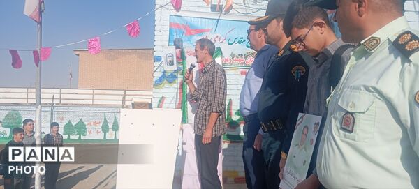 نواختن زنگ مهر و مقاومت ایثار و آغازسال تحصیلی جدیددر آموزشگاه شاهدشهیدزیوری 