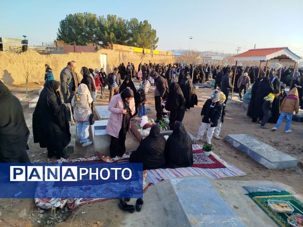 مراسم چراغ برات در قبرستان روستای فدافن