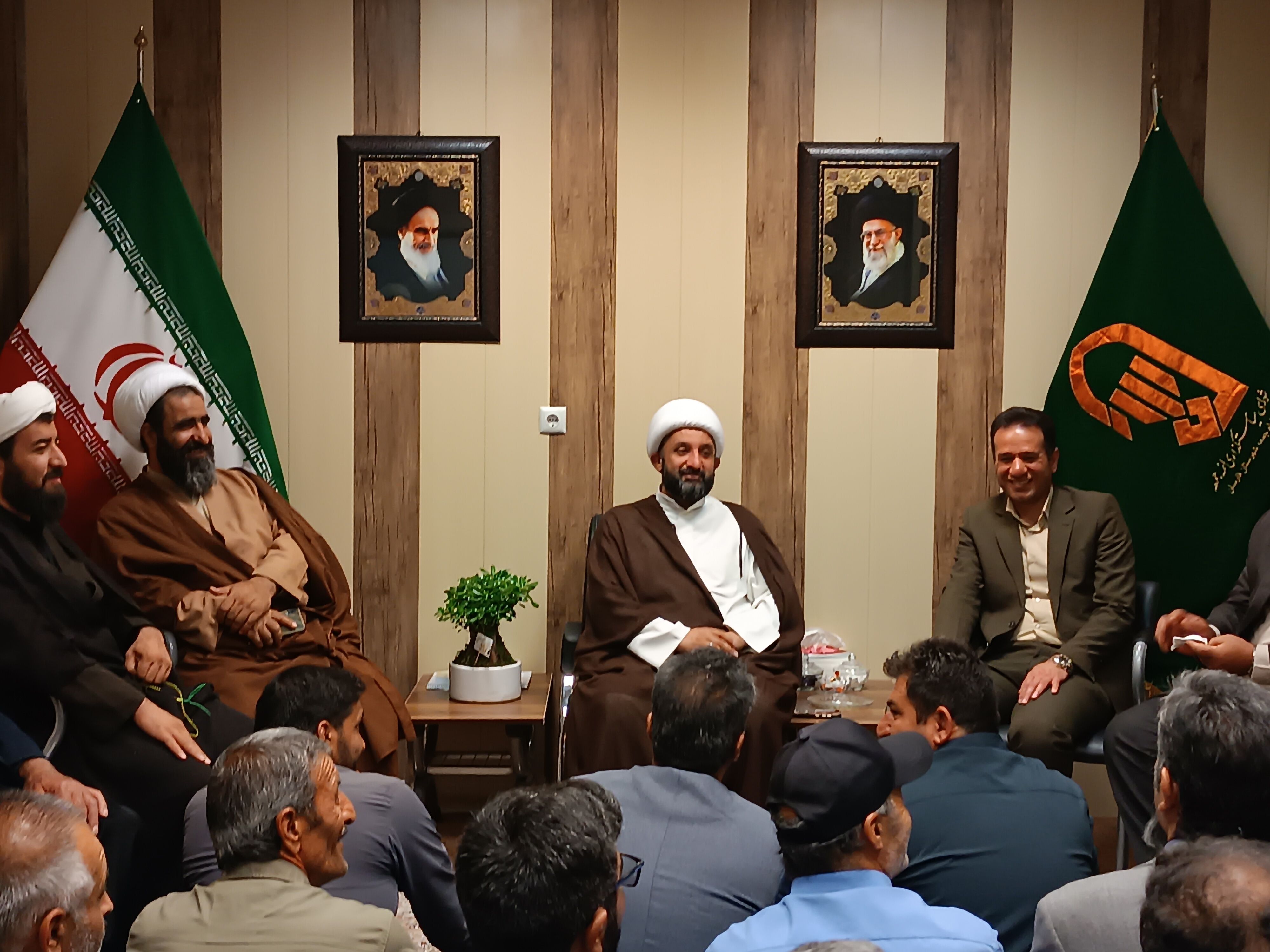 بازگشت امام جمعه از سفر مکه و استقبال گرم مردم فارسان