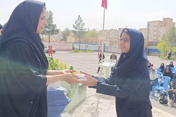 جشن جوانه ها در دبیرستان مهر نیشابور