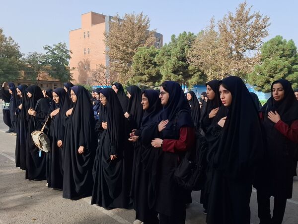 کلاس‌های پیش نیاز سال تحصیلی در مدرسه شاهد تقوا پیشگان 