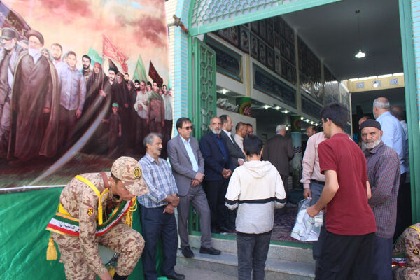 جلوه‌هایی از همدلی گروه‌های مردمی در برپایی یادواره شهدای روستای فردو