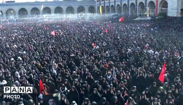  مراسم وداع با رهبر انقلاب در مصلی امام خمینی 
