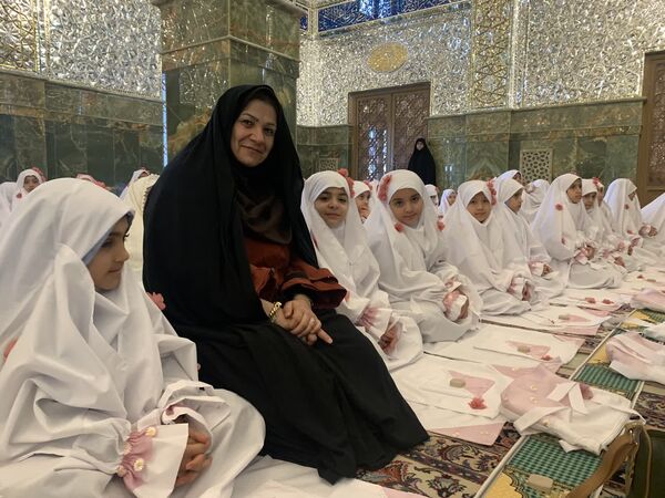 جشن تکلیف دانش آموزان دختر در حرم حضرت زینب (س)