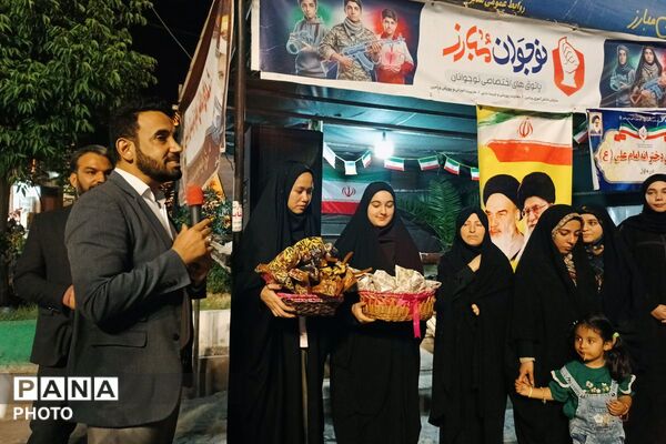 حضور پرشور دانش‌آموزان دبیرستان امام علی(ع) متوسطه اول در غرفه شهدای دانش‌آموز ورامین