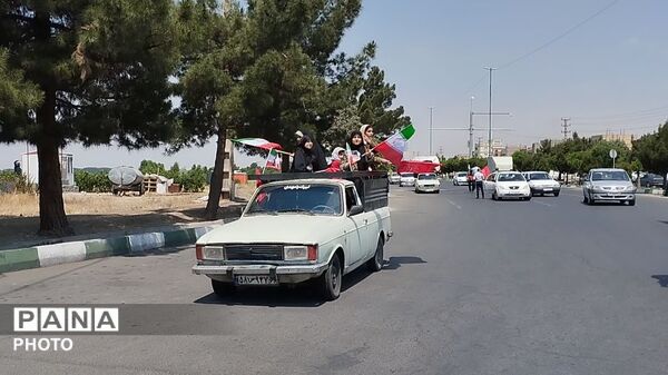کاروان خودرویی مردم شهرستان ساوجبلاغ در بیعت با رهبری 