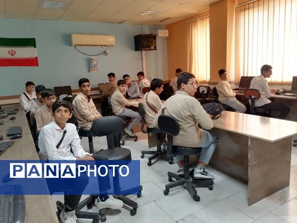 اعزام دانش‌‌آموزان سندرک به مسابقات استانی قرآن، عترت و نماز