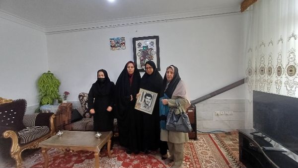 دیدار با خانواده شهدا به رسم عاشقی