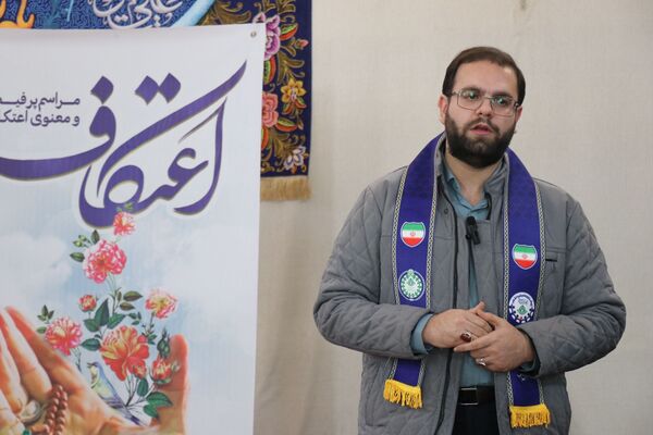 بازدید قائم مقام سازمان دانش‌آموزی از معتکفین در مشهد مقدس