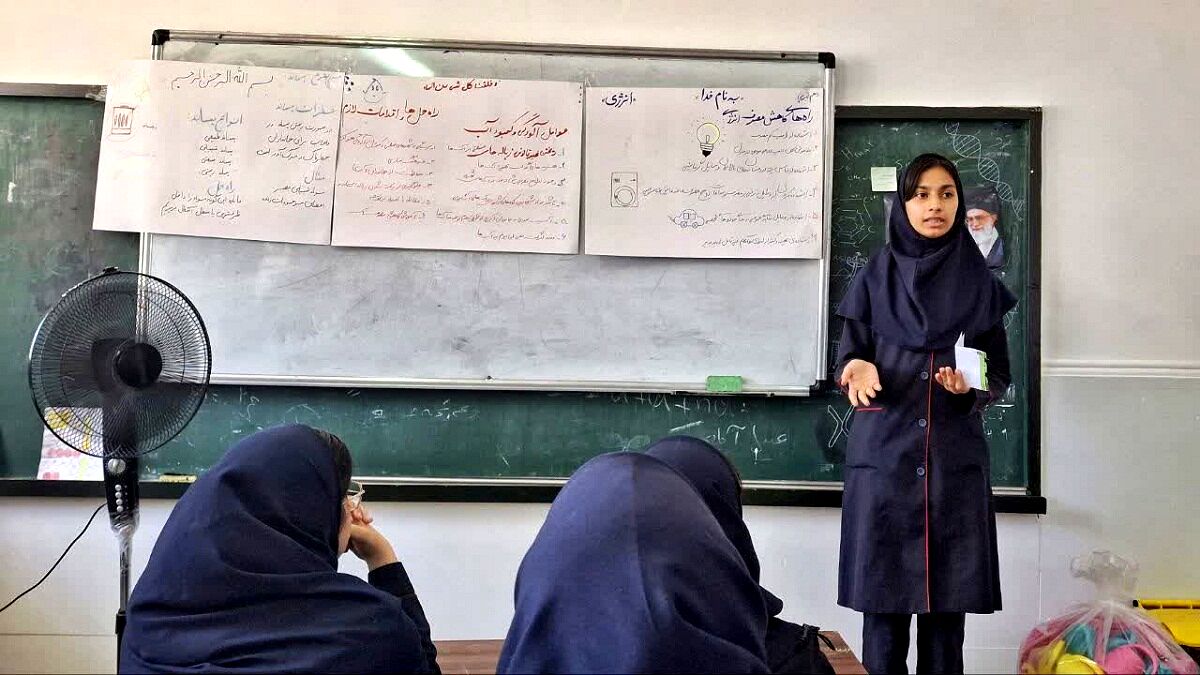 آموزش حفاظت از منابع طبیعی در دبیرستان حضرت زهرا (س) اشتهارد