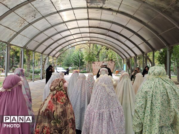 جشن عبادت دختران البرزی در کنار مهر و ماه