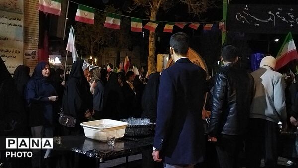 چایخانه حضرت فاطمه زهرا در سی و یکمین شب از اجتماعات مردمی 