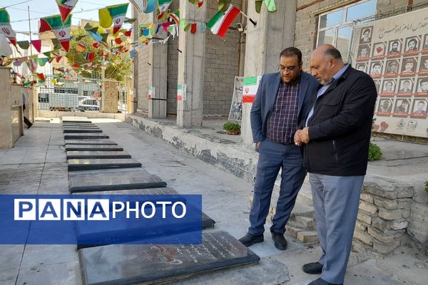 غبارروبی مزار شهدا در امام زاده حسن(ع) نسیم‌شهر