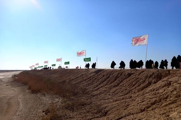 طلائیه سرزمینی به وسعت نور
