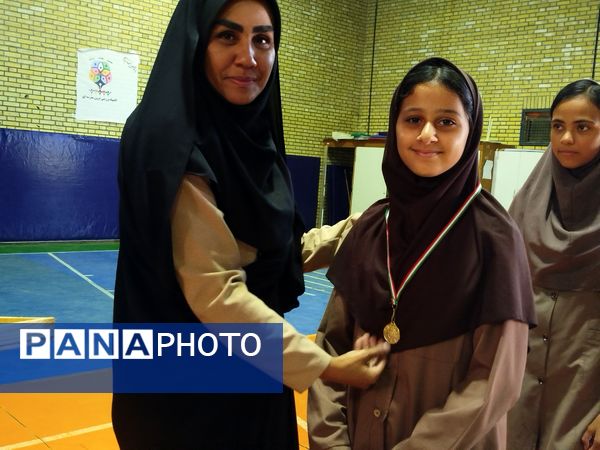 مسابقات داژبال مدارس متوسطه اول بندرلنگه