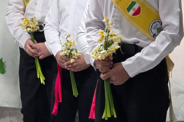 جشن میلاد با سعادت حضرت مهدی موعود(ع)در دبستان حاج همت بهارستان ۲