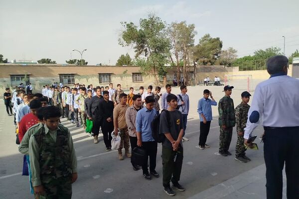 حضور دانش آموزان ناحیه دو شهرری در اردوی میدان تیر شهید جانبزرگی 