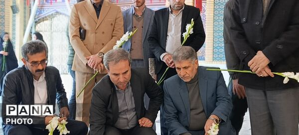 غبارروبی  مزارشهدای امامزاده سید عباس (س) بجنورد