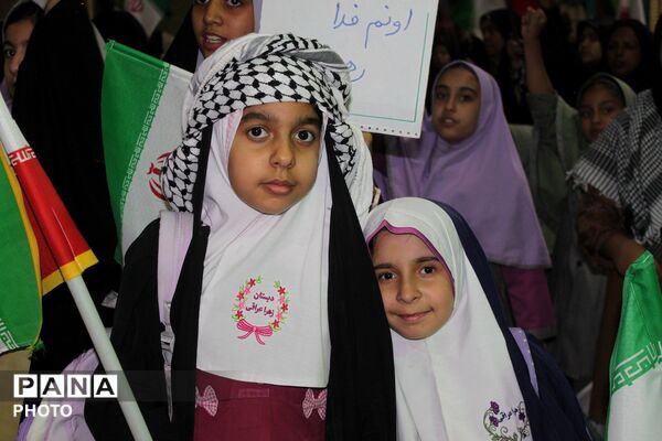 تجمع دانش‌آموزان در چهلمِ یاران سفرکرده