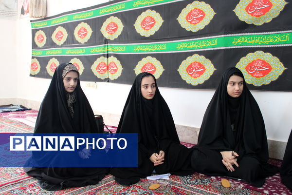 دیدار جمعی از دانش آموزان دبیرستان فاطمه الزهرا (س) با امام جمعه سملقان