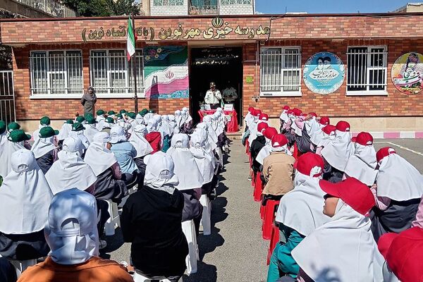 مراسم گرامیداشت هفته نیروی انتظامی در مدارس شهرستان فیروزکوه