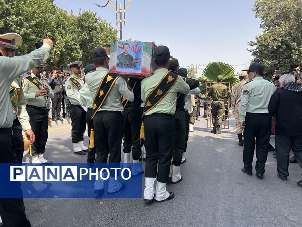 تشییع پیکر شهید ایمان وحیدی در آشخانه