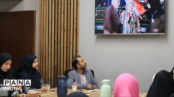 تولدی دوباره برای پانا در کنار خبرنگاران برتر 