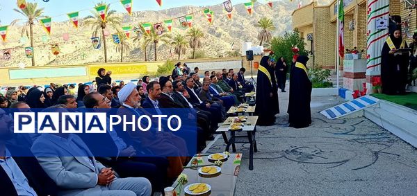 وقتی مدرسه صحنه انقلاب شد؛ زنگی که با سرود و افتخار نواخته شد