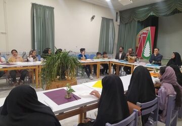 گردهمایی شاعر با نوجوانان 