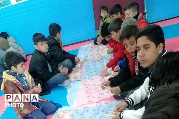 ویژه‌برنامه امام رضایی در مدرسه امام‌خمینی (ره) نیر