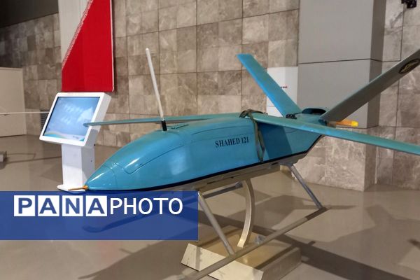 بازدید دانش‌آموزان دبیرستان شهدای اقتدار از نمایشگاه هوا فضا