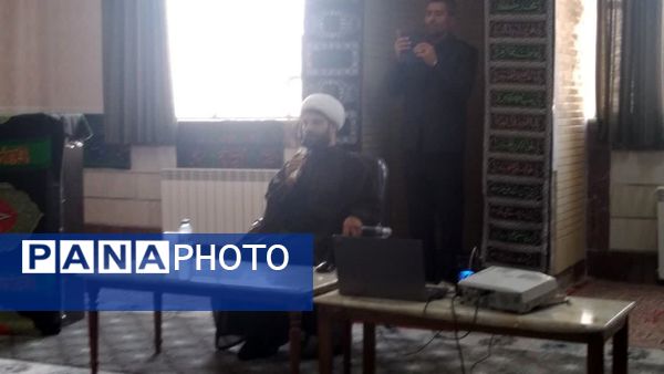 مراسم زیارت عاشورا و درس اخلاق در مدرسه زینب کبری شازند